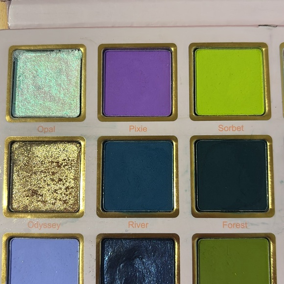 Serenity eyeshadow palette - Picture 4 of 7